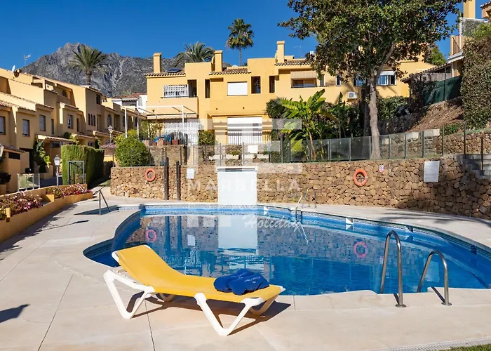 Town House 3 Beds In The Center Of