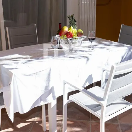 Town House 3 Beds In The Center Of