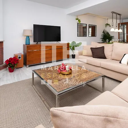 Town House 3 Beds In The Center Of *