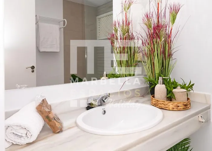 Town House 3 Beds In The Center Of *